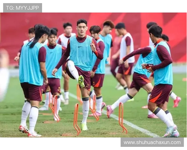 中国足球队迎战亚洲杯强敌 力争晋级八强再创历史新篇章