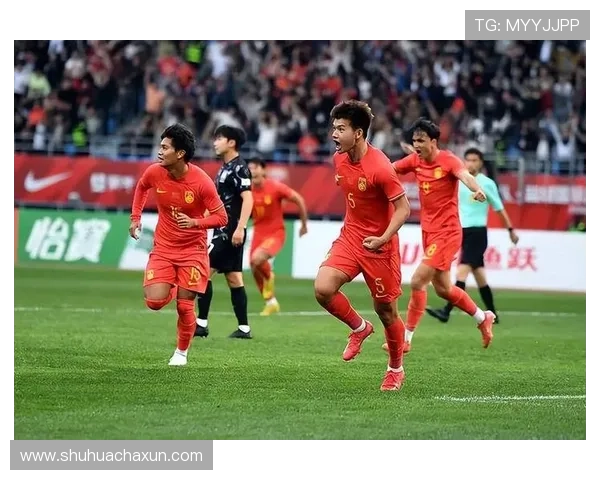 国足鏖战九十分钟顽强逼平劲旅展现新一代球员拼搏精神