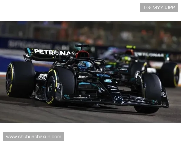 F1赛季激战正酣 红牛与梅赛德斯争锋夺冠精彩纷呈