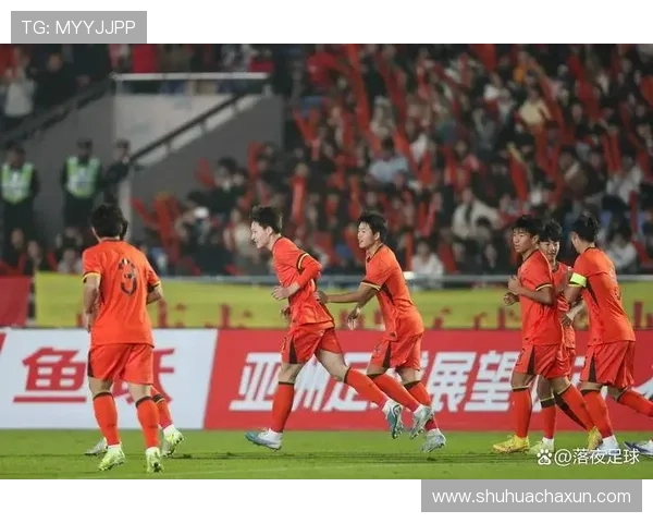 国足逆转取胜点燃球迷激情新星表现闪耀赛场引关注再创佳绩前景可 国足逆转取胜点燃球迷激情新星表现闪耀赛场引关注再创佳绩前景可