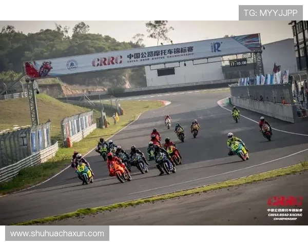 摩托车大奖赛最新动态 本赛季冠军争夺激烈 多位车手展开巅峰对决