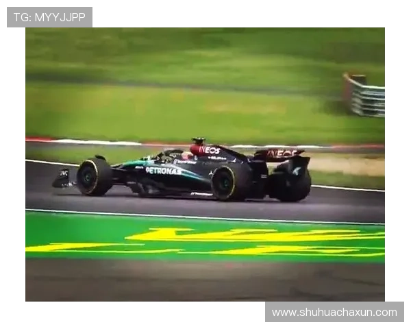 F1赛季最新动态：顶级车队角逐激烈 新规则引发技术创新与竞争升级