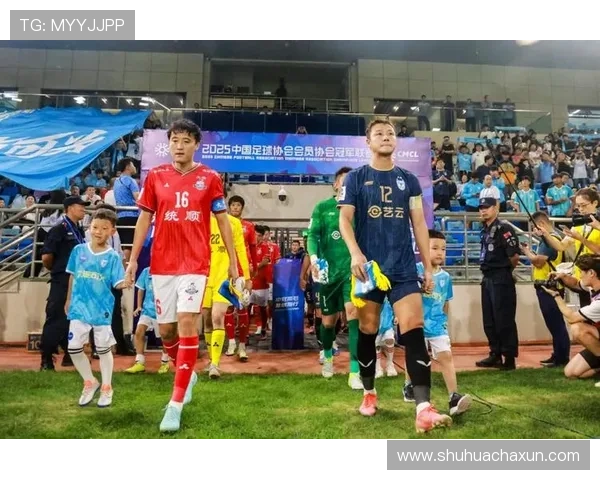 中国足球联赛迎来新变化 多支球队引援频繁 助力提升整体竞争力