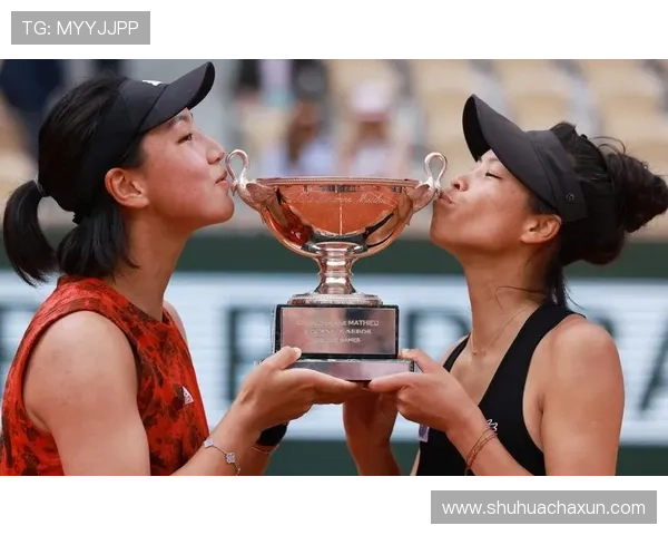 网球大满贯赛事激战正酣 明星选手纷纷亮相争夺冠军荣耀