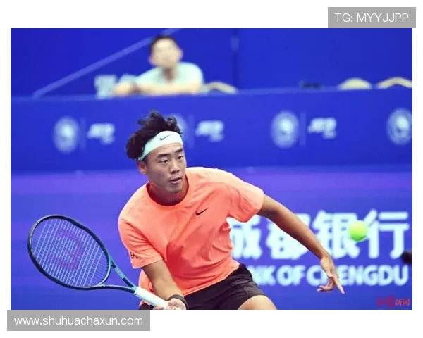 网球赛季迎来新高潮 三大赛事争夺激烈 内外球员展现精彩表现